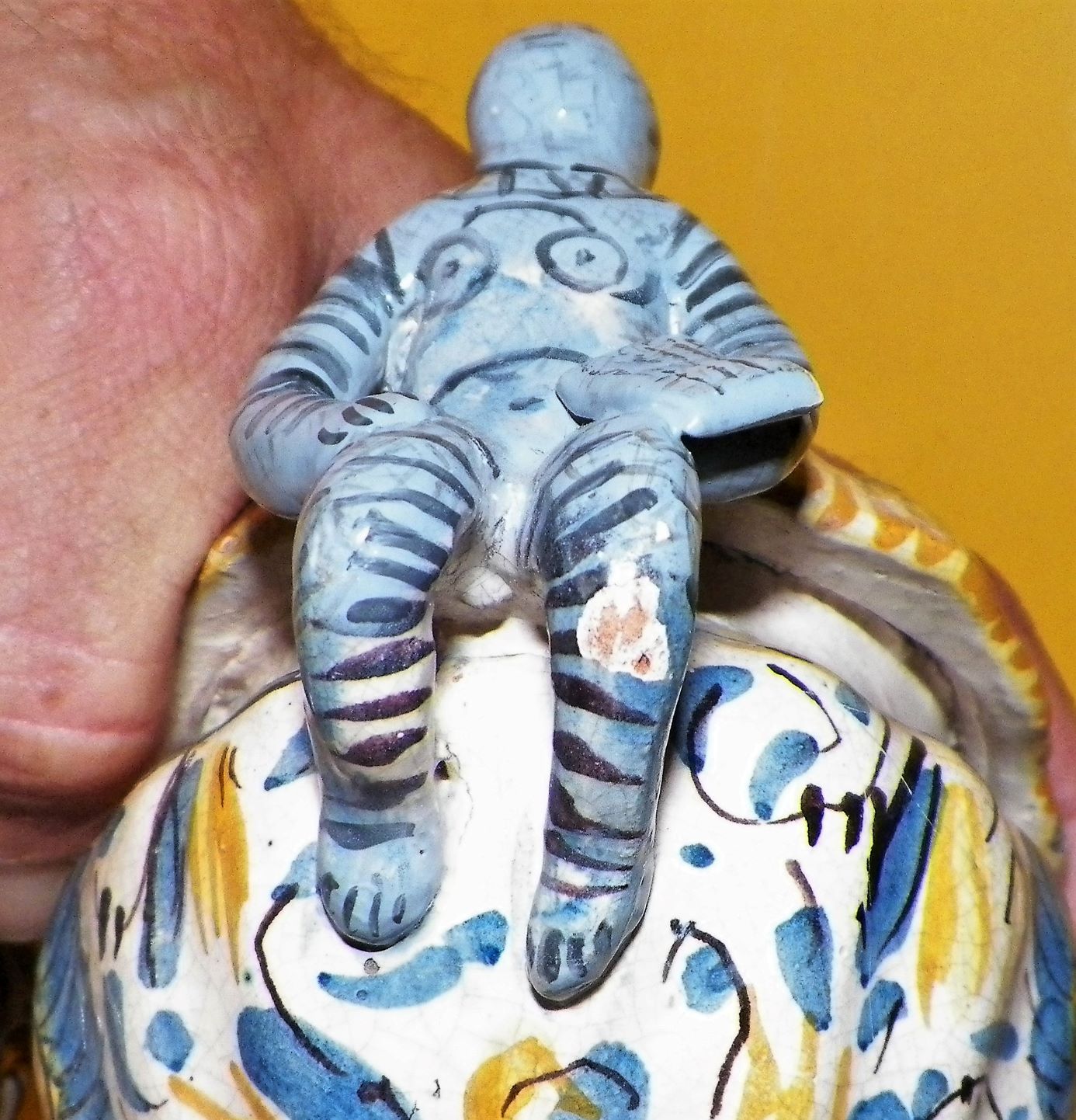 COLLECTIBLE POTTERY MAJOLICA 4AA.JPG