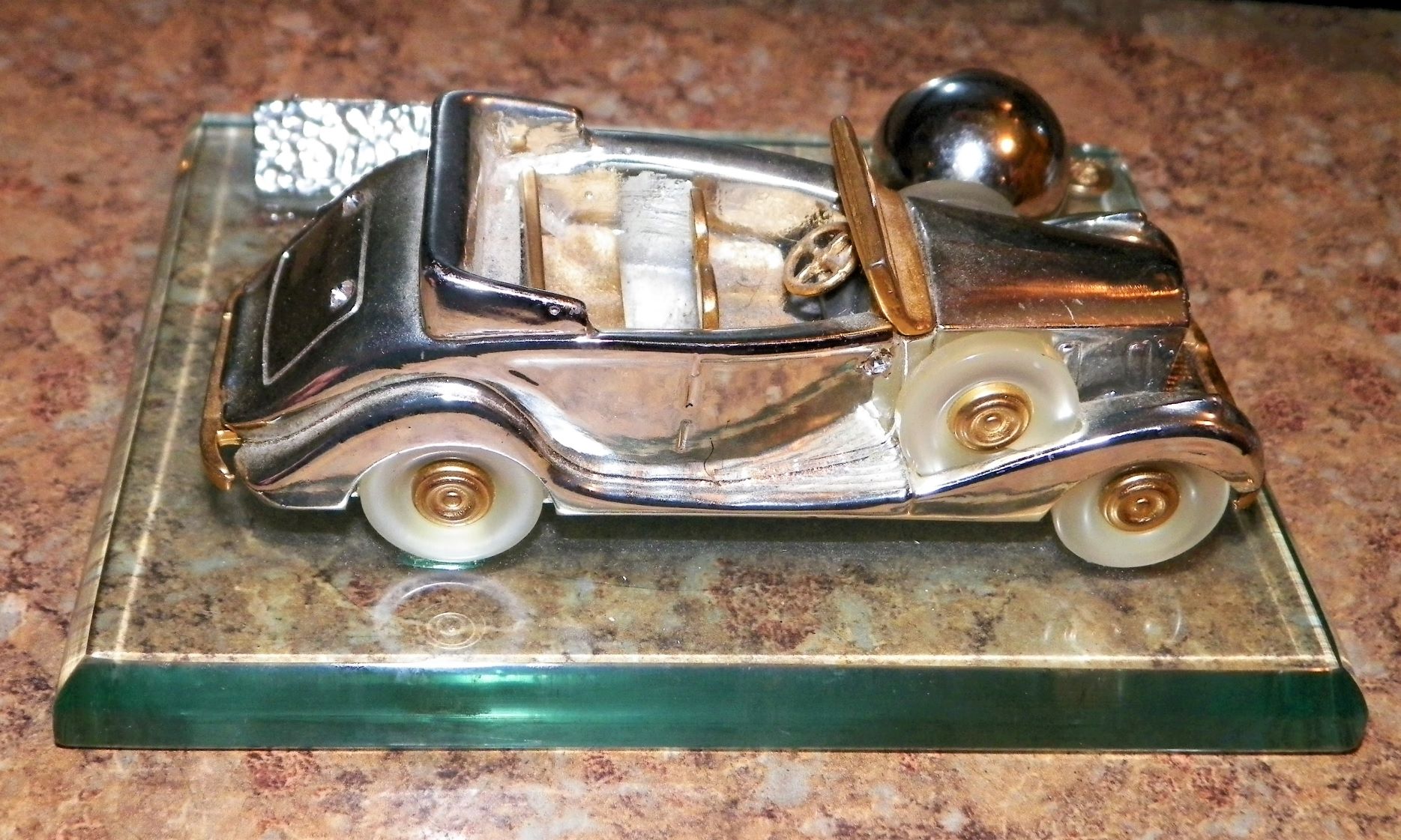 COLLECTIBLE ROLLS ROYCE DESK TOP PEN HOLDER 3AA.JPG