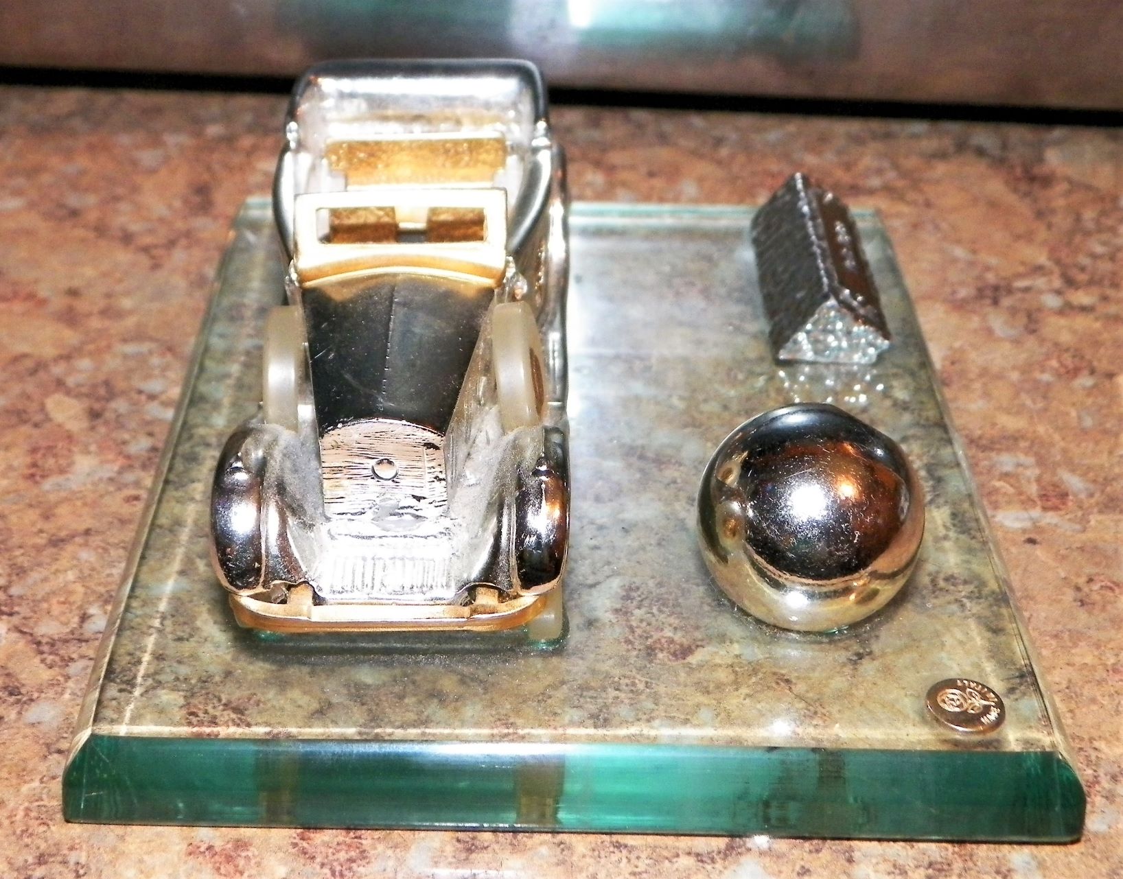 COLLECTIBLE ROLLS ROYCE DESK TOP PEN HOLDER 5AA.JPG