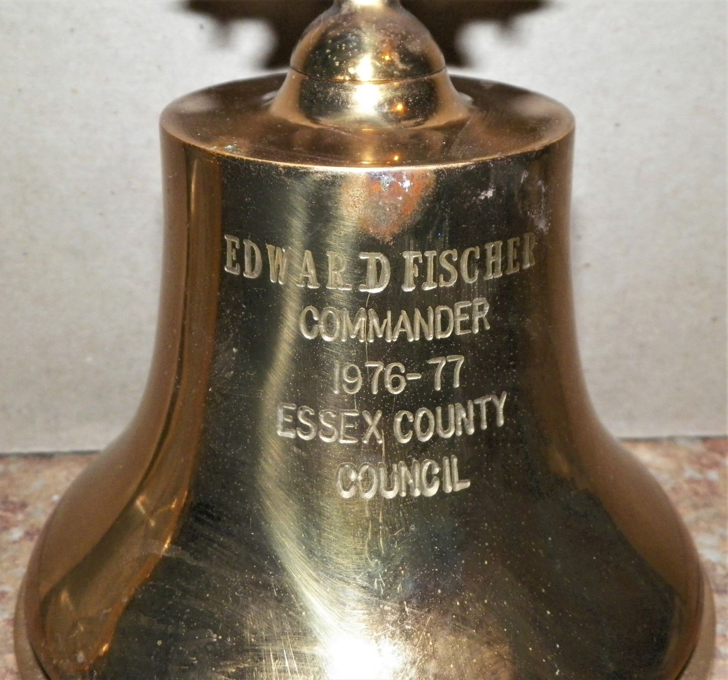 COLLECTIBLE TROPHY BELL BRONZE ESSEX COUNTY 3AAZ.JPG