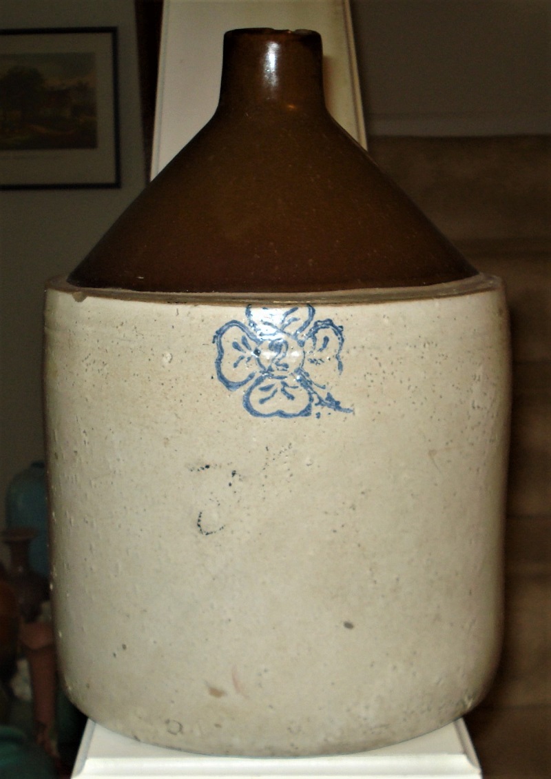 Crock Jug 2 Gallon Clover Mark.jpg