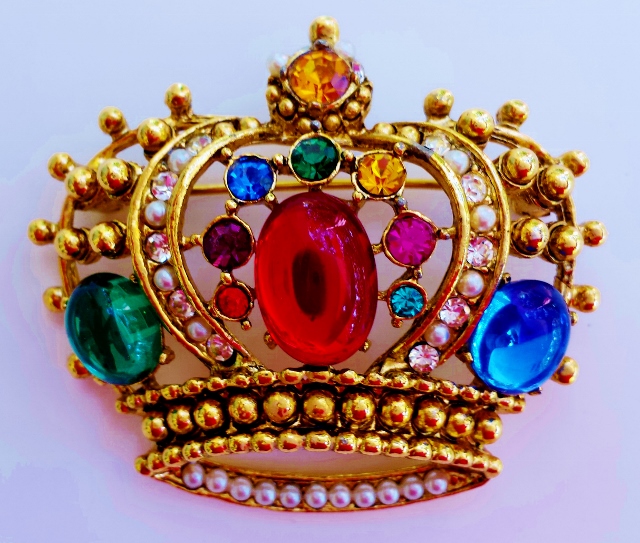 Crown pin.jpg