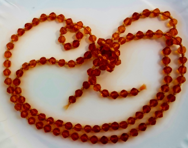 Czech bead lariat (640x505).jpg