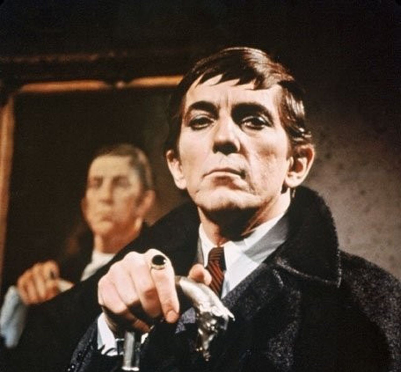 darkshadows5jpg-be54d2eaa18c5e5f~2.jpg