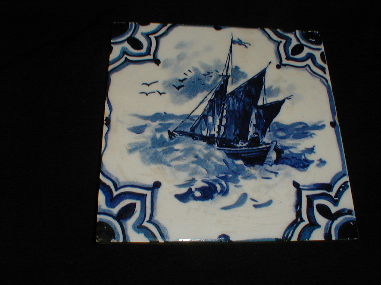 delft blue white ship boat sailboat tile P1010039.JPG