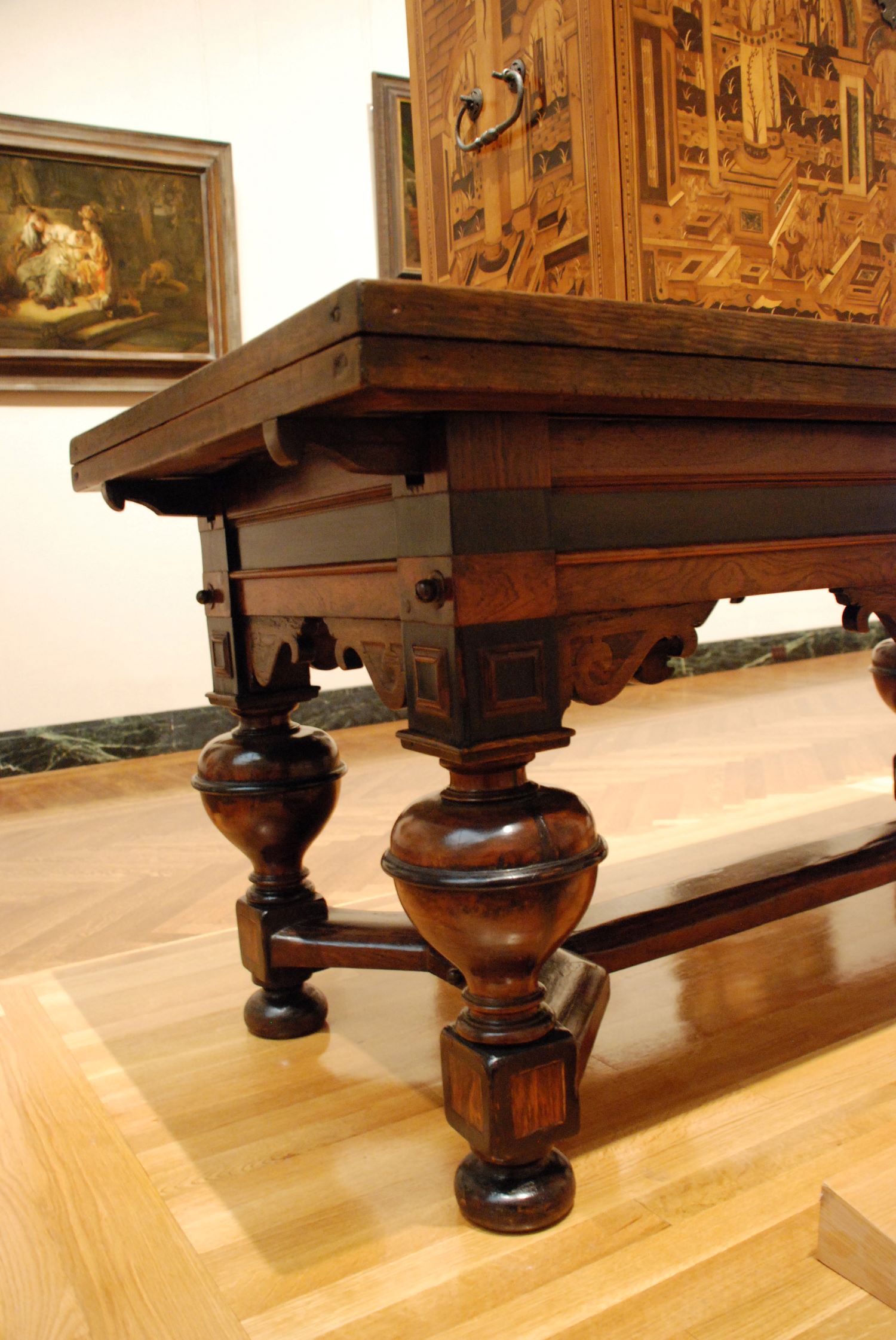 draw-table-detailR.jpg