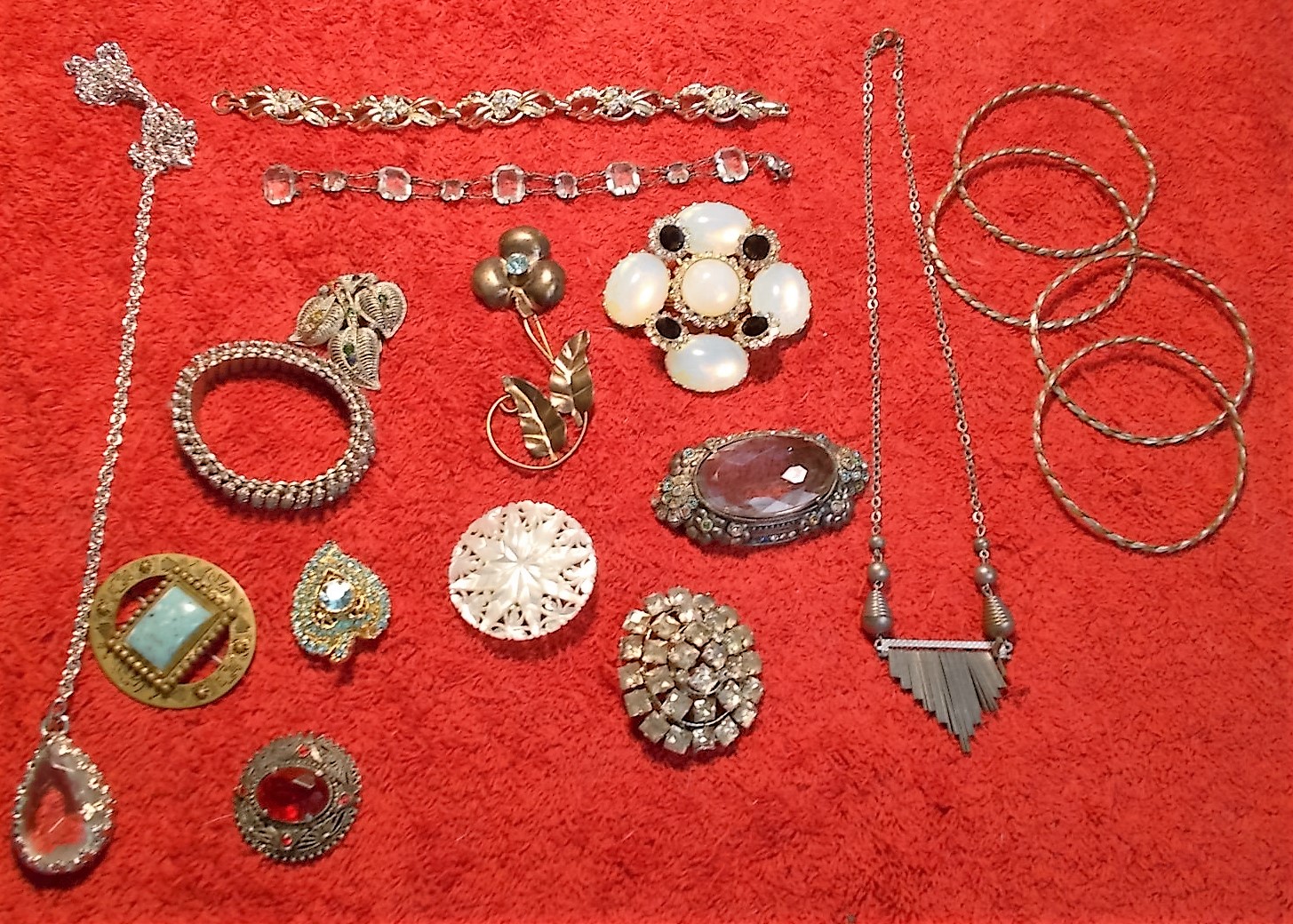 Costume Jewelry Lot. | Antiques Board