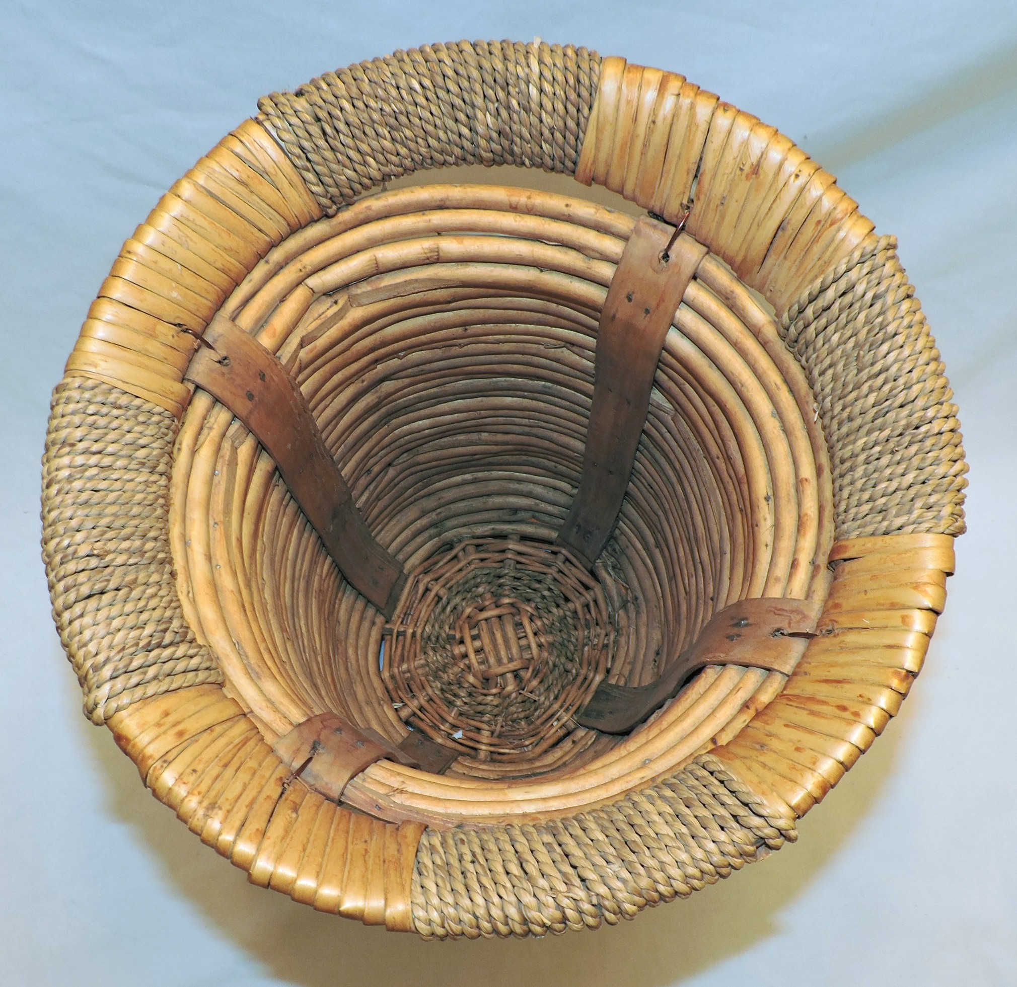 basket-origin-age-use-antiques-board