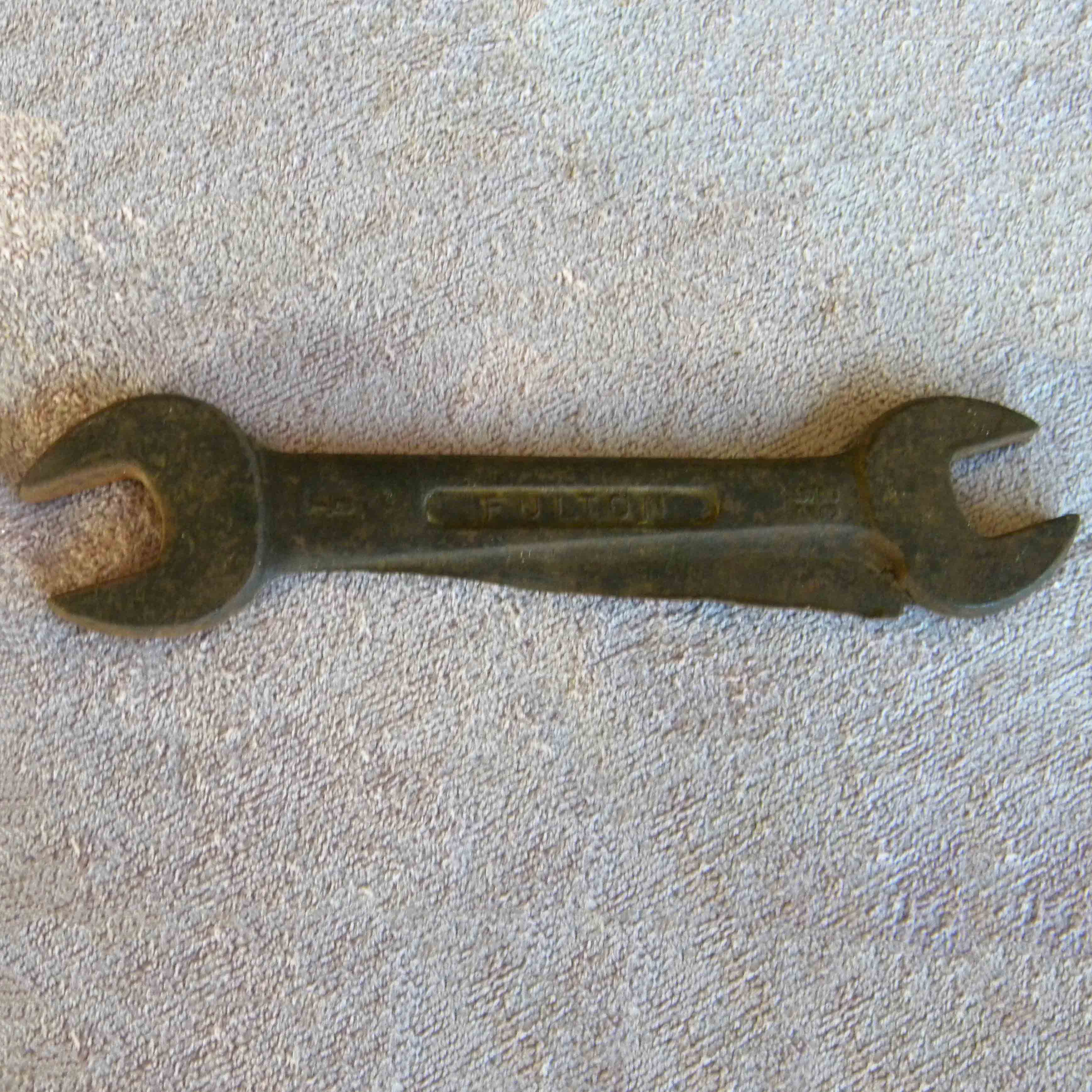 DSCN7218 Underside of Wrench1.jpg