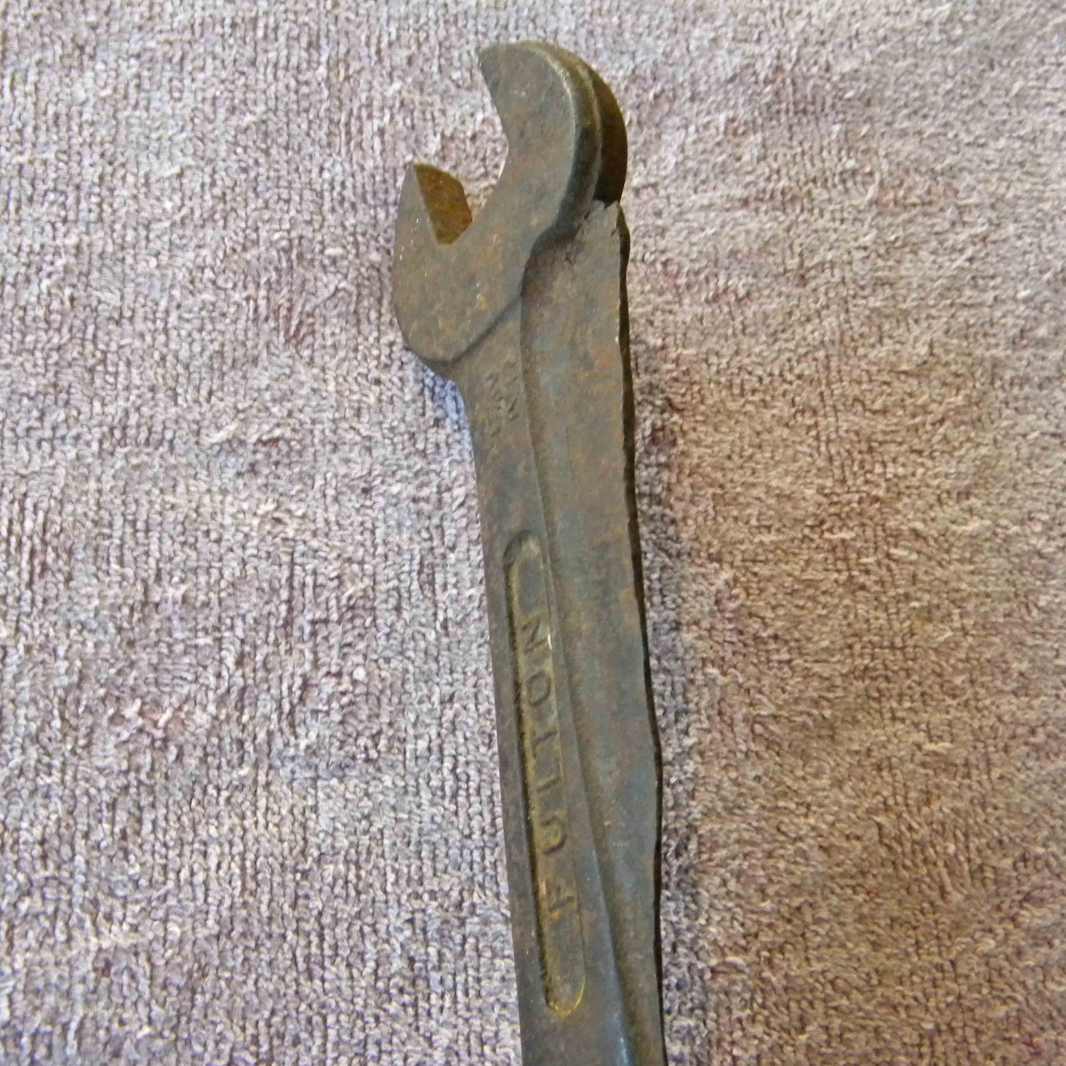 DSCN7224 Side of Wrench1.jpg