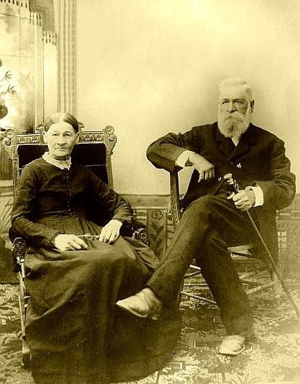 Earp_Nicholas_and_Virginia_1890-50th_anniversary.jpg