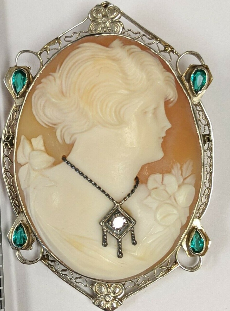 Emerald Cameo 1.jpg