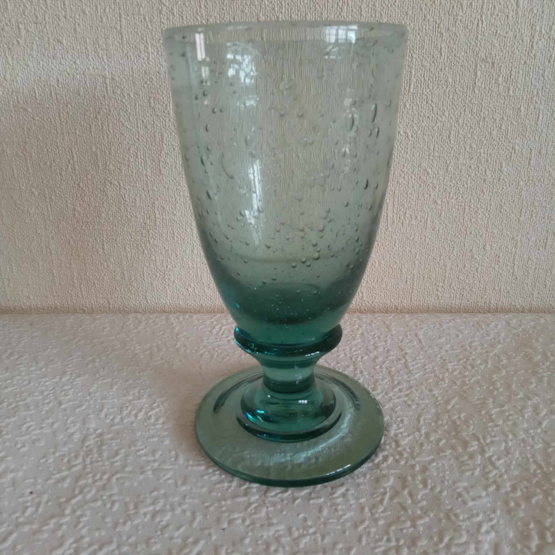 F015 Green bubble glass rummer A.jpg