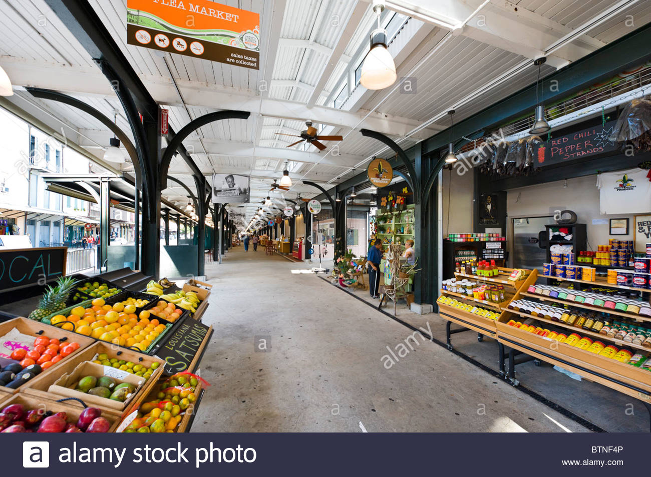 farmers-market-and-flea-market-french-market-district-french-quarter-BTNF4P.jpg