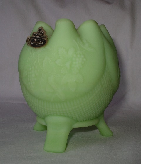 Fenton Glass Rose Bowl overall.jpg