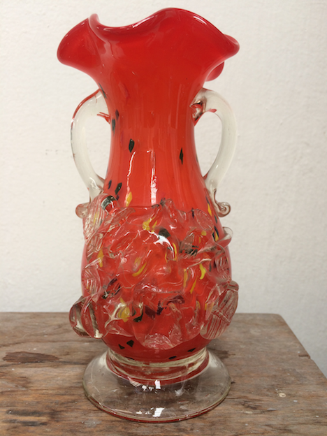 fluted red speckled vase.png