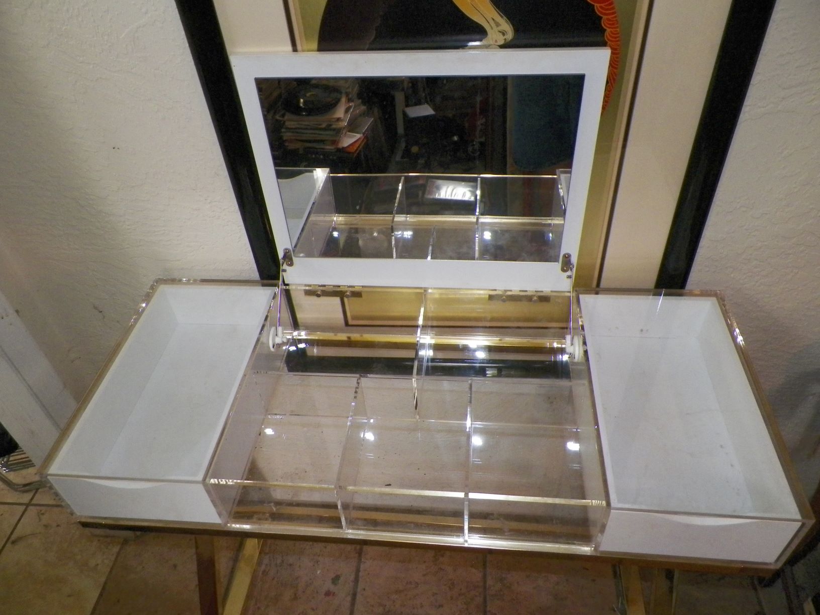 FURNITURE DRESSING TABLE LUCITE & GOLD 3AA.JPG