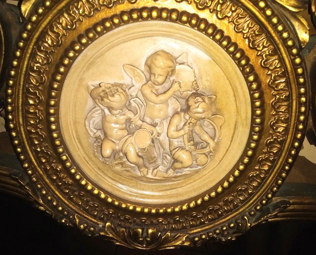 FURNITURE MIRROR CHERUBS 2DAA.jpg