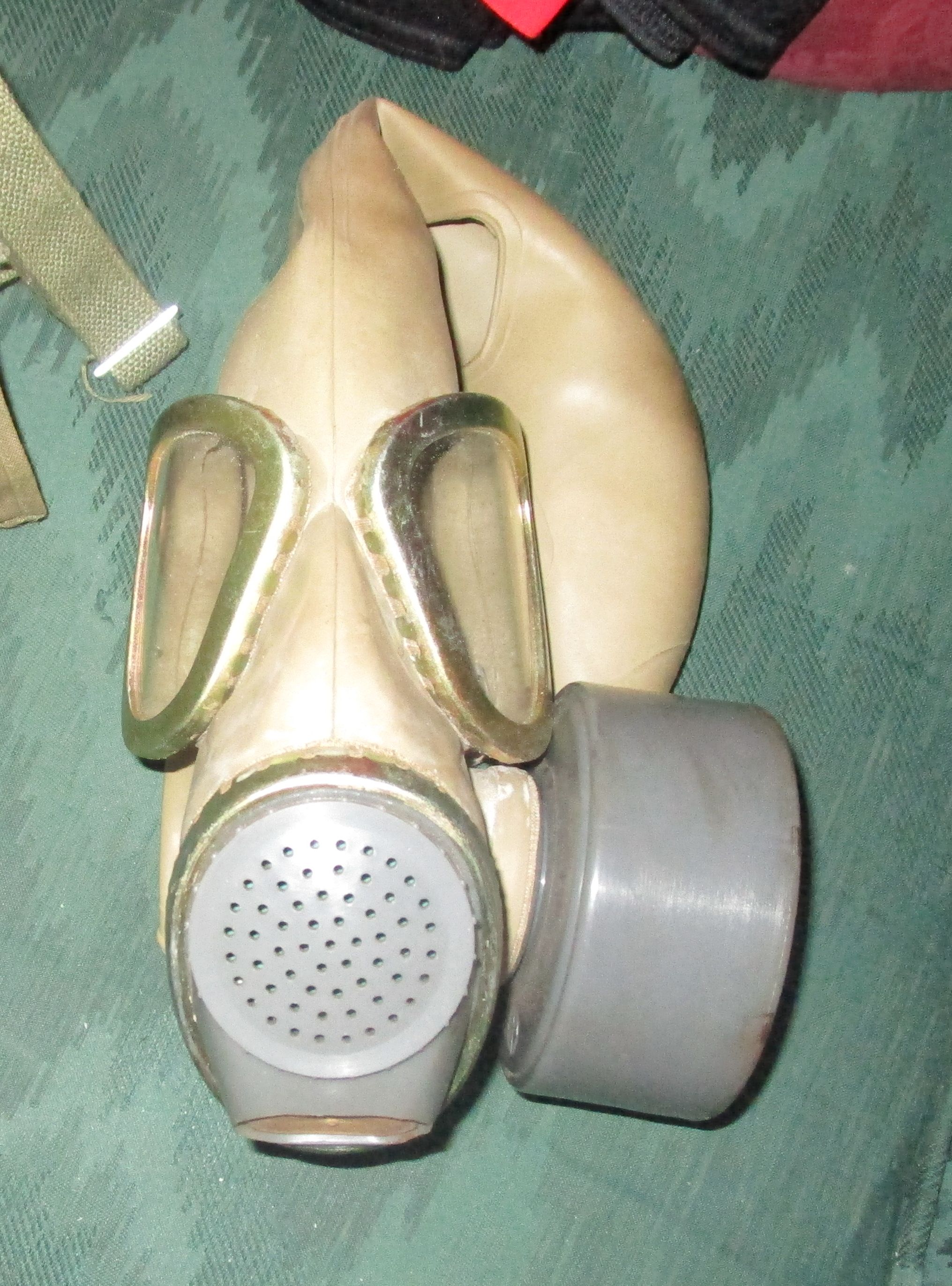 gasmask8.jpg