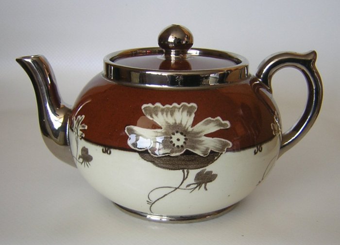 Gibson Silvoe Brown Betty Teapot England-a.jpg