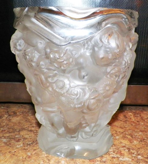 GLASS LALIQUE VASE 2AA.JPG