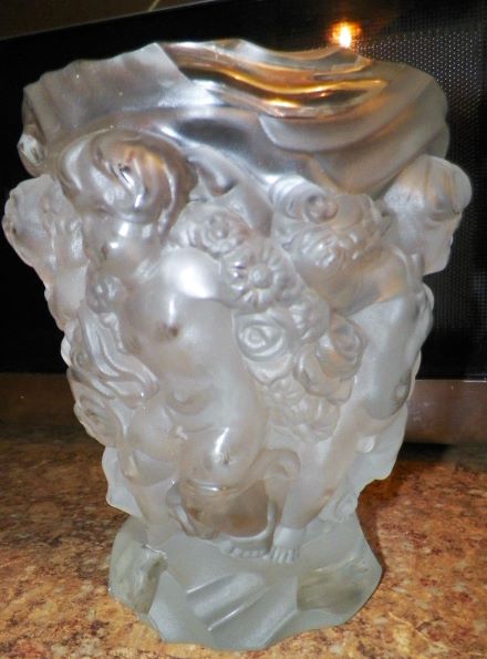 GLASS LALIQUE VASE 5AA.JPG