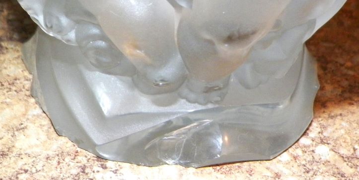 GLASS LALIQUE VASE 8AA.JPG