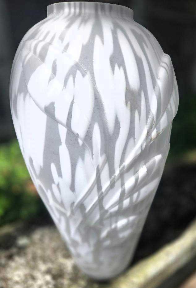 GLASS MURANO VASE 1DAA.jpg