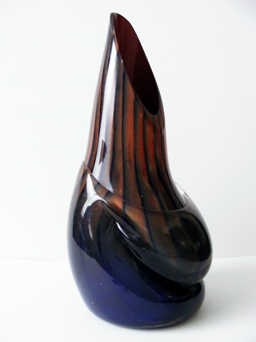 GLASS VASE 002-001.JPG