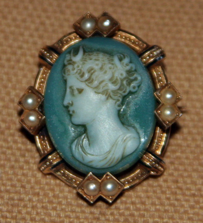 Green agate Diana before.JPG