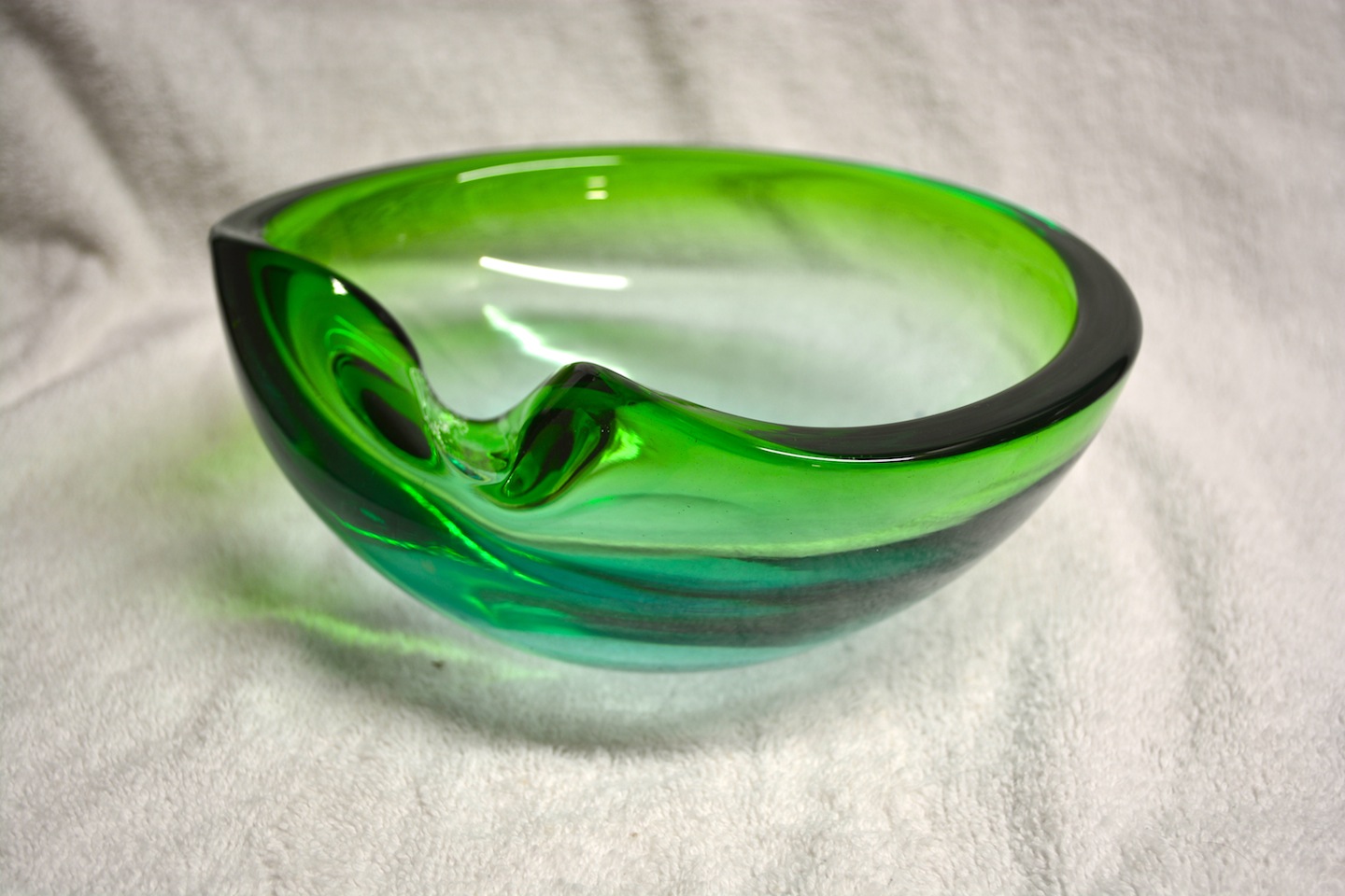 Any Idea Of Maker On Art Glass Bowl Antiques Board   Green2 Jpg.160579