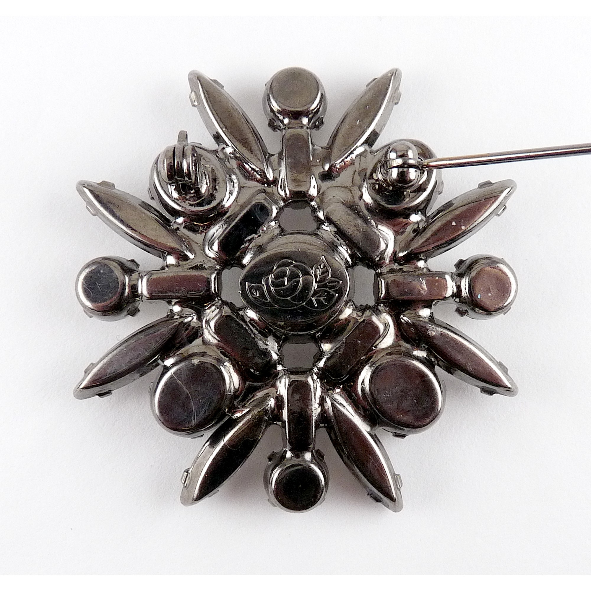 Gunmetal_RS_Cross_Star_pin_4.jpg