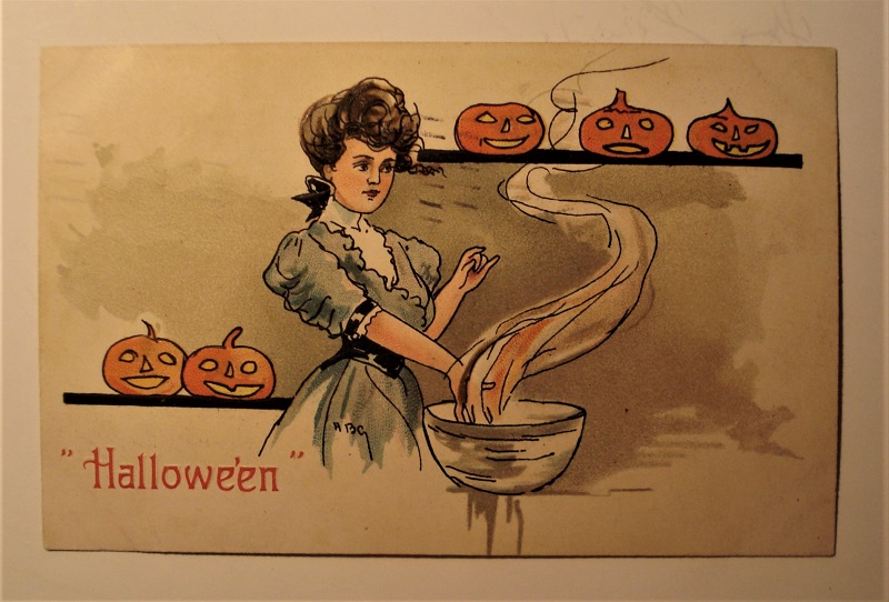 Halloween Postcard - Wade lot 4.jpg