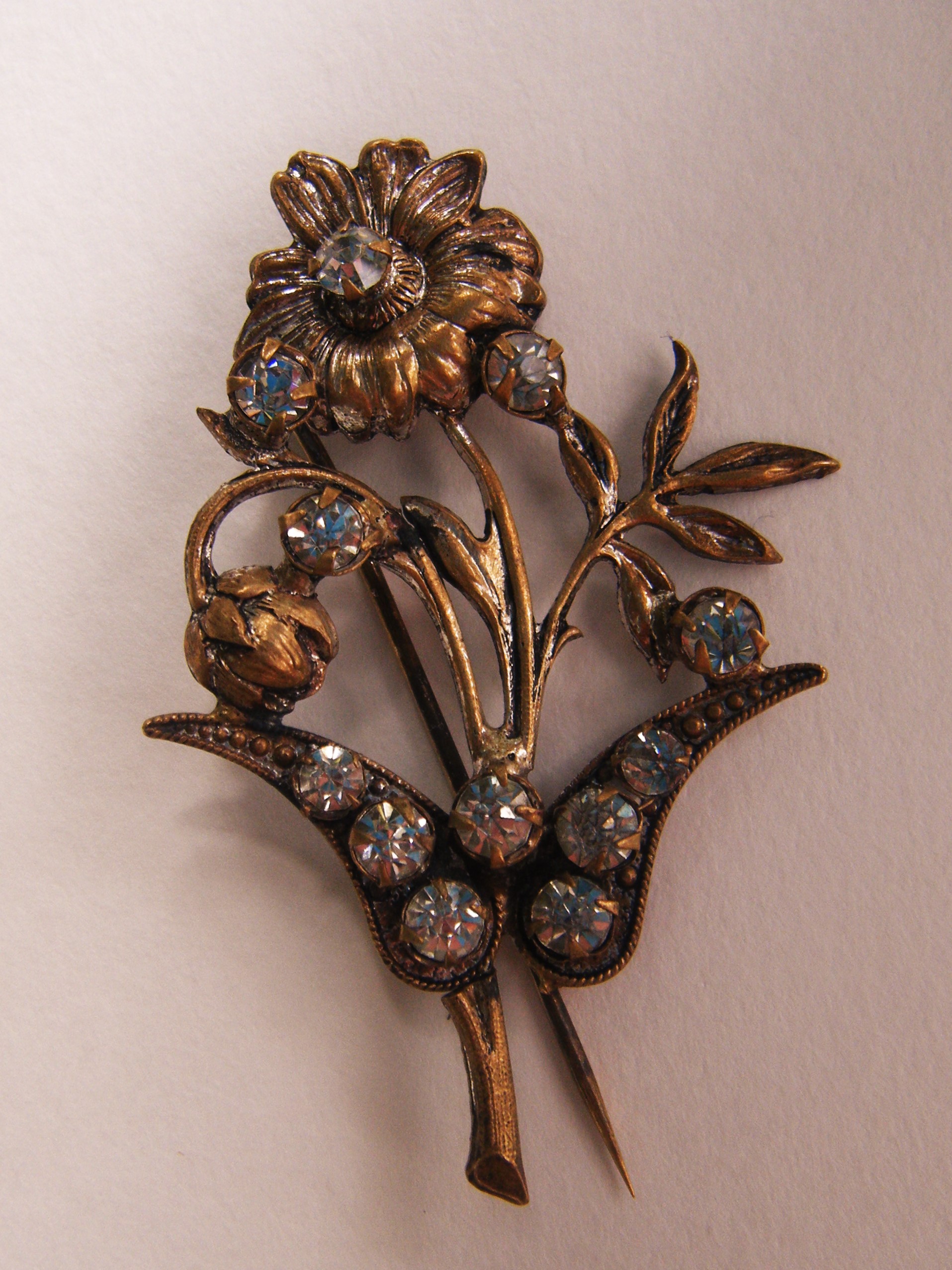 hat pin front.JPG