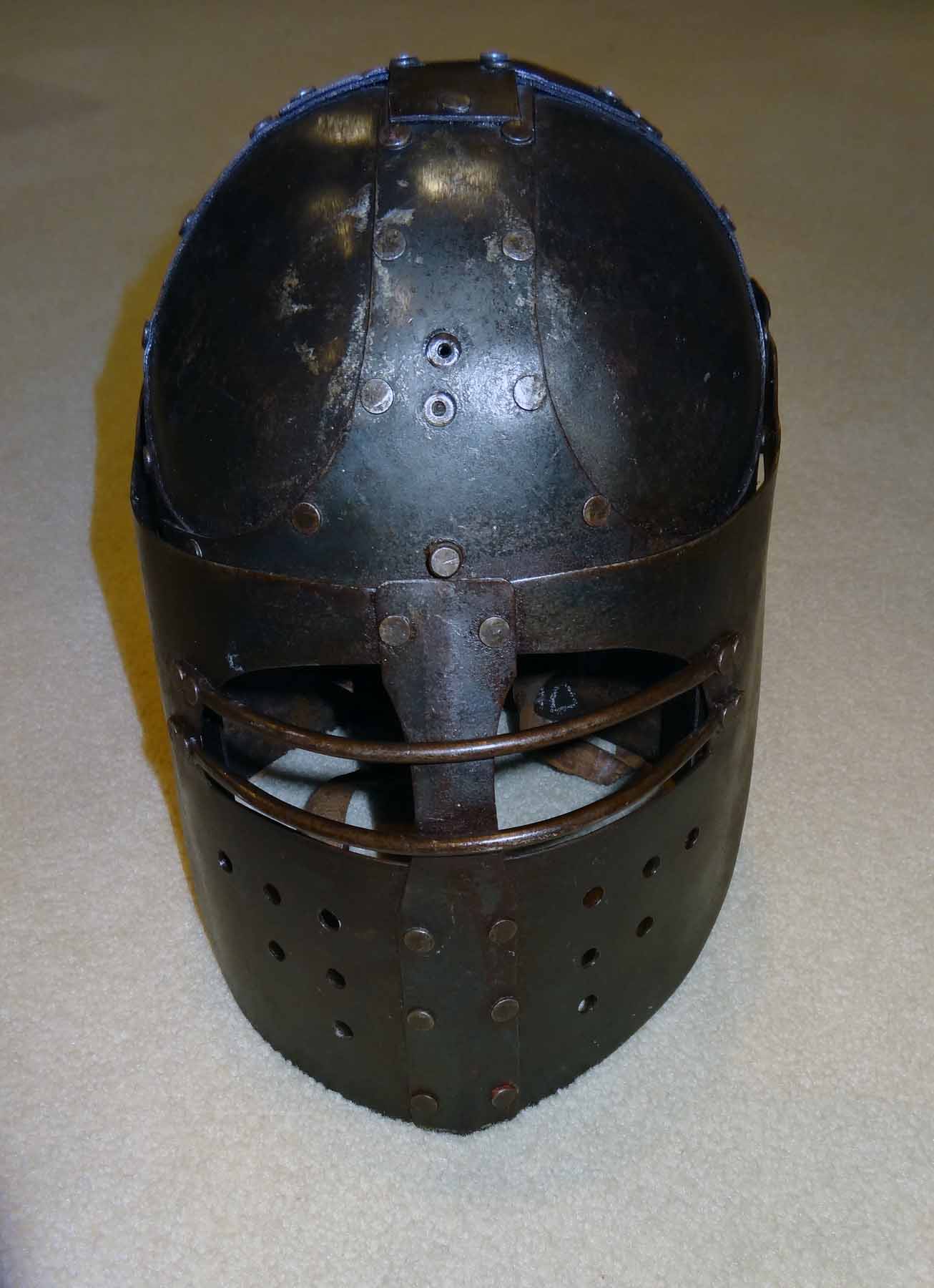 Helmet 1.jpg