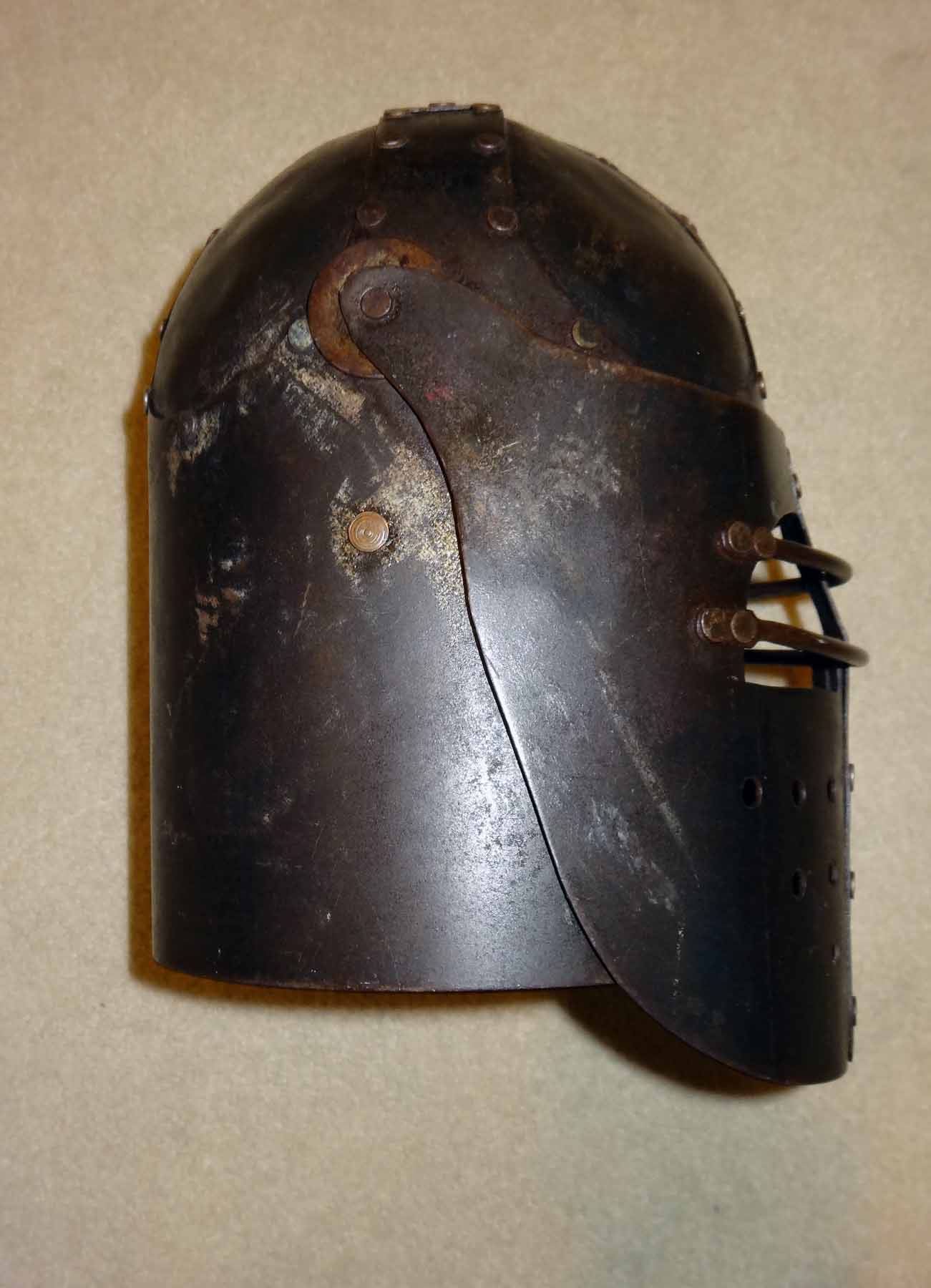 Helmet 2.jpg