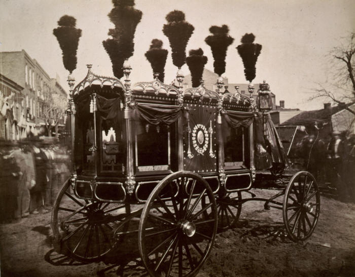 historical-photos-pt8-abraham-lincoln-hearse-1865.jpg