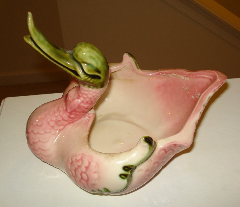 hull pottery swan.jpg