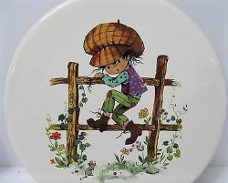 Hyalyn-Trivet-Round-Ceramic-Tile-Boy-_re.jpg