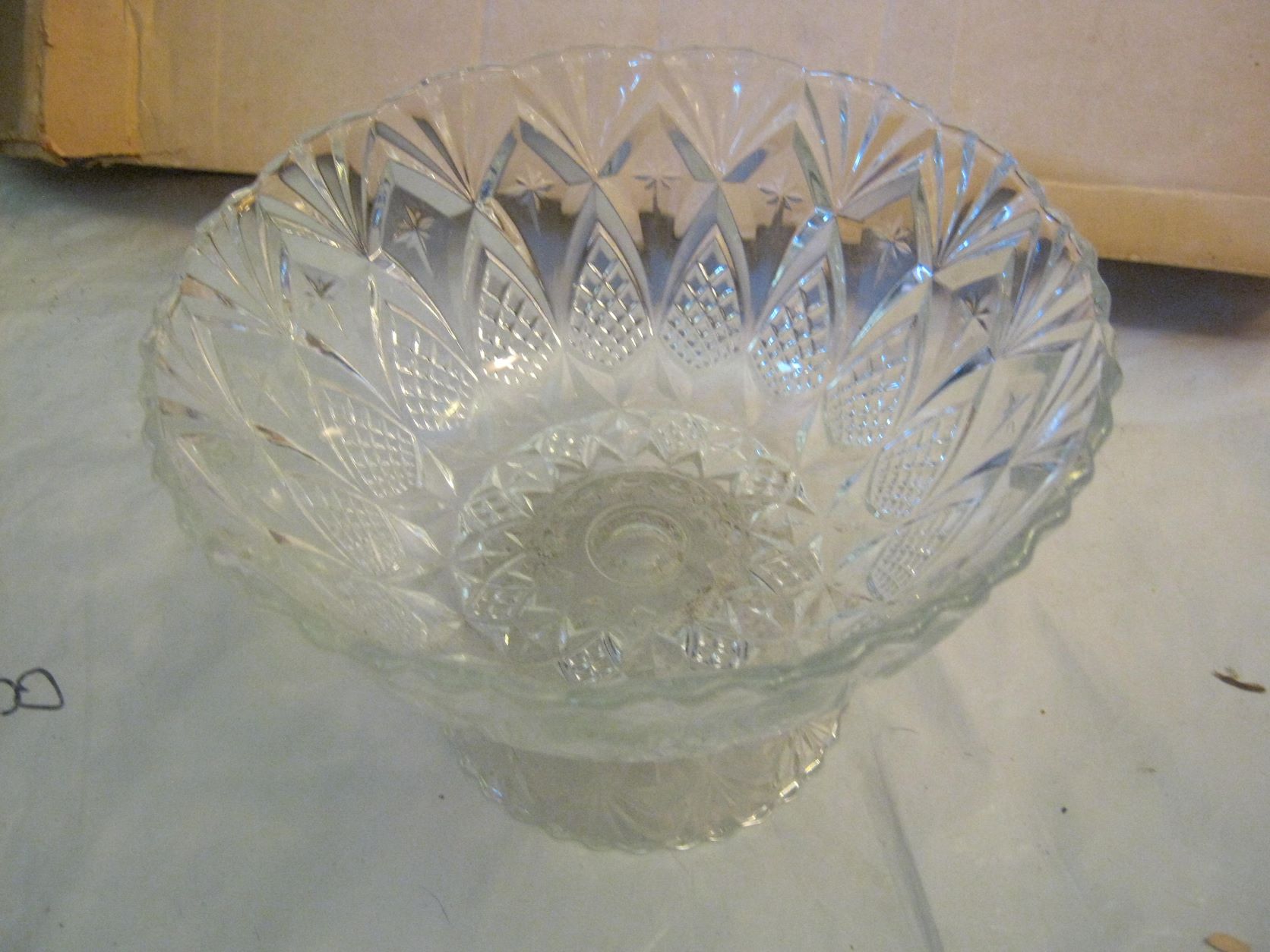 Pedestal Glass Bowl or Compote with pineapple and starburst pattern ...