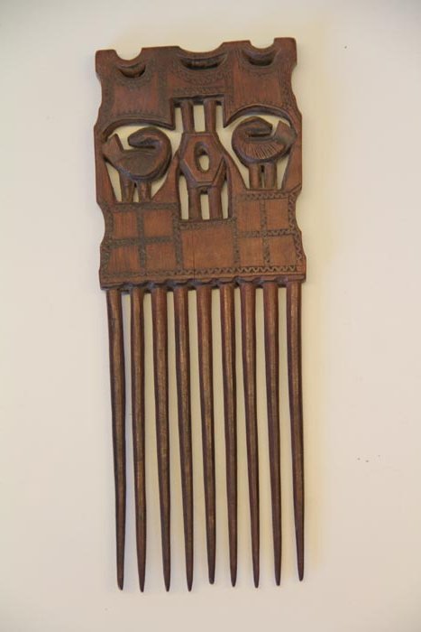 2 African? combs | Antiques Board