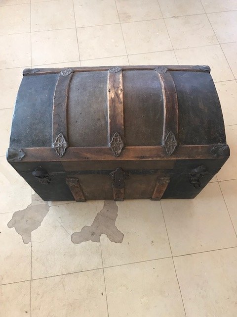 1900s Small Steamer Trunk Made by the Eagle Lock Co