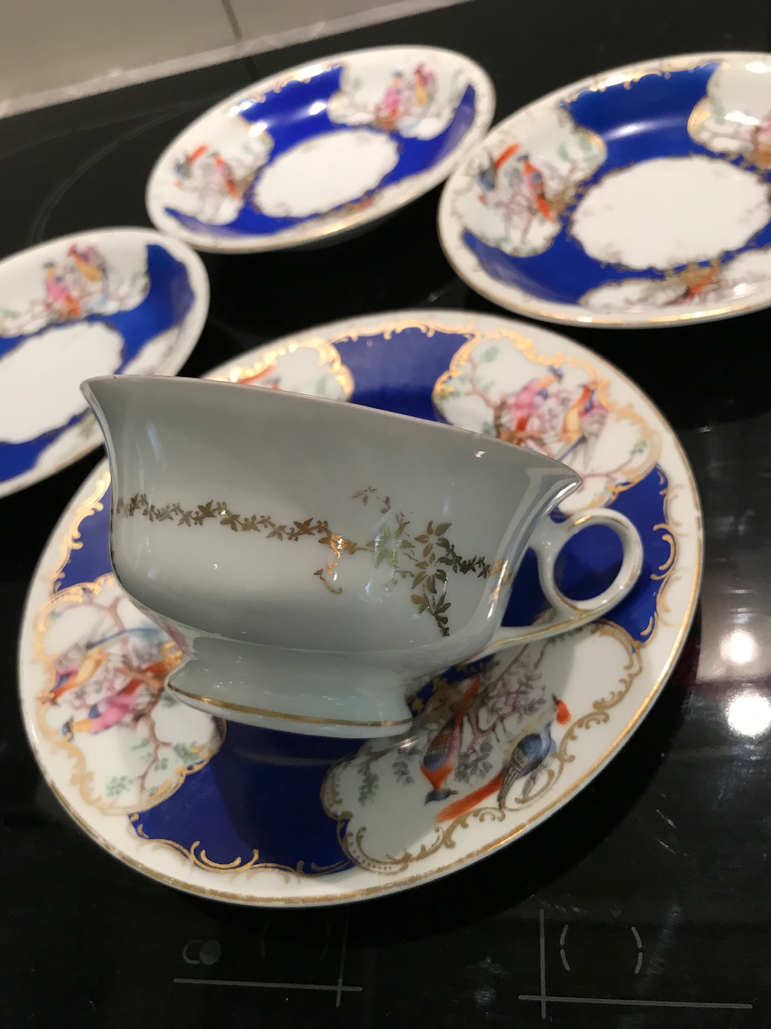 does-anyone-know-who-made-this-tea-set-antiques-board