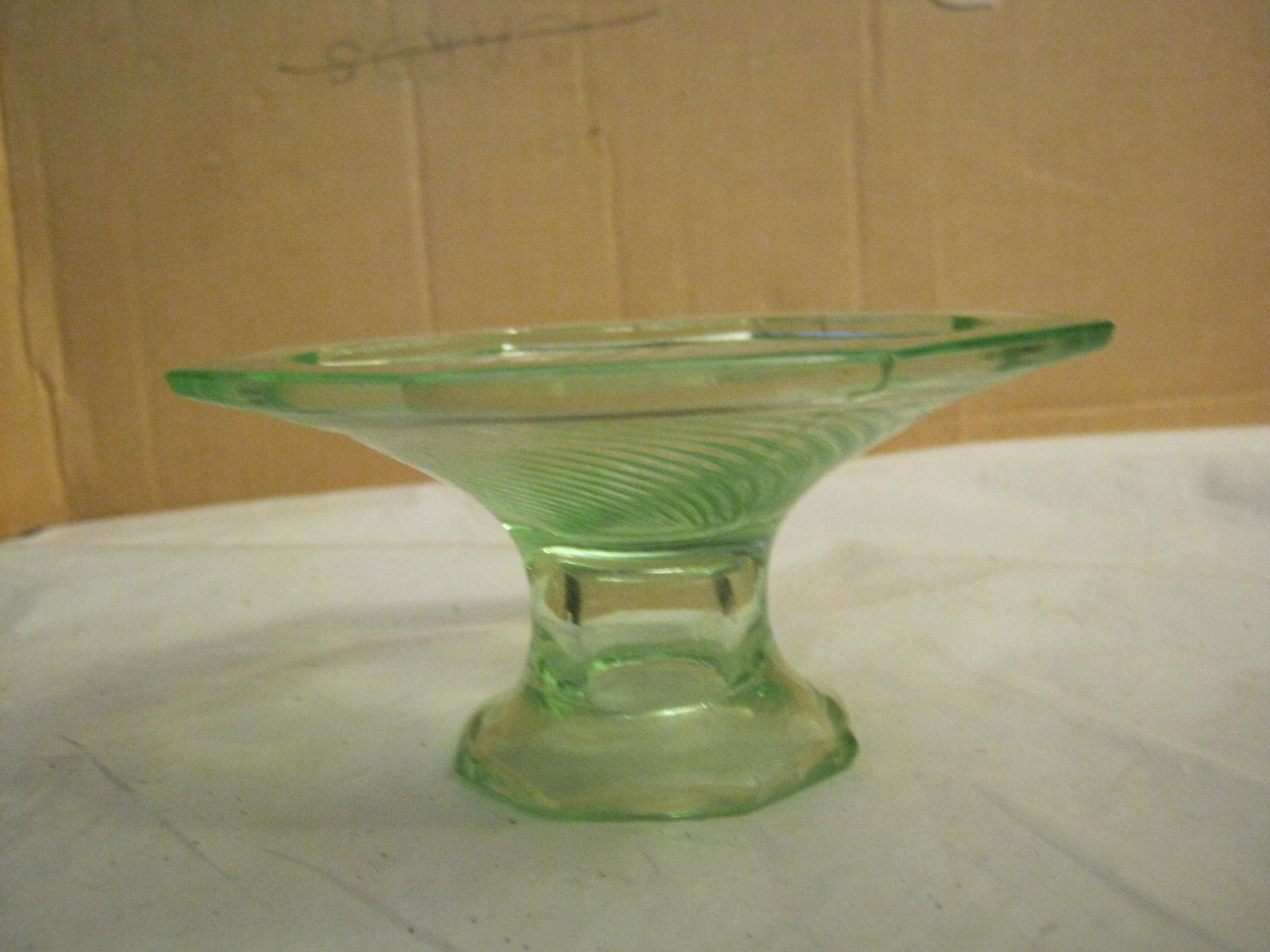 Green uranium octagonal candle holder | Antiques Board