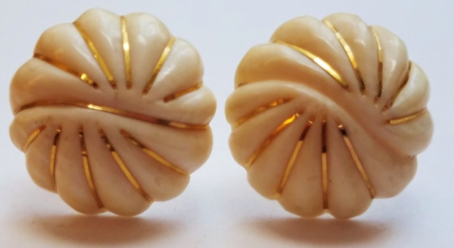 Ivory earrings Berlin 1 (640x350).jpg