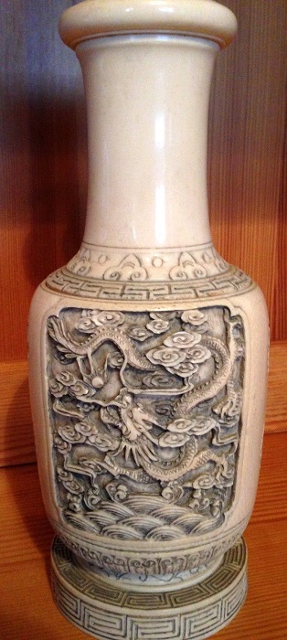 IVORY VASE 003-001.jpg