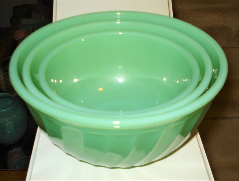 jadite set of bowls 2 of 2.jpg