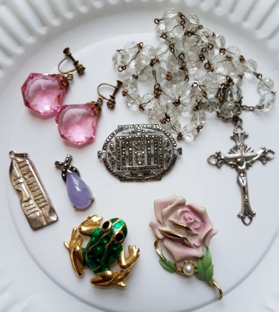 Jewels August 2019 1 (572x640).jpg