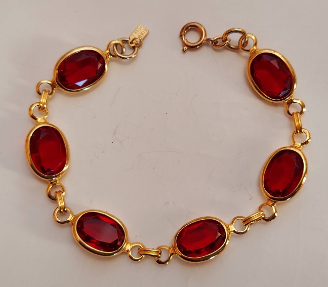 Kinney Prov RI garnet bracelet.jpg