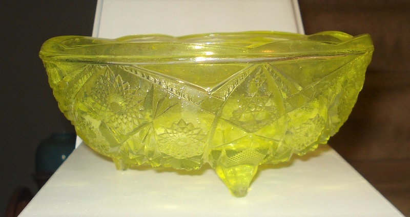 kitchenware green glass bowl 1.jpg